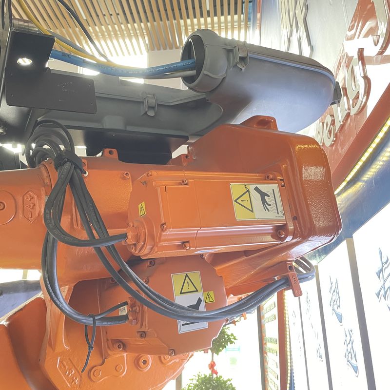 Cánh tay rô-bốt ABB đã qua sử dụng 6640-235/2.55 để xếp chồng xử lý hàn điểm