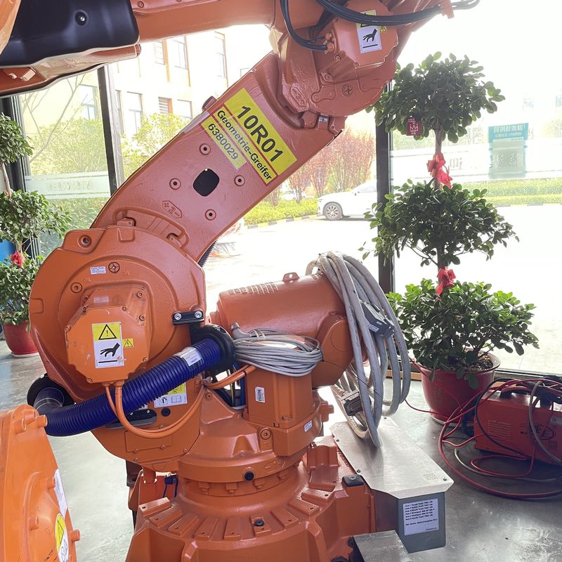 Cánh tay rô-bốt ABB đã qua sử dụng 6640-235/2.55 để xếp chồng xử lý hàn điểm