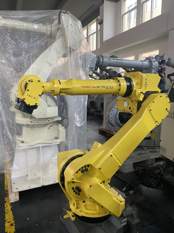 Robot 6 trục FANUC M-710iC/70 đã qua sử dụng để lắp đặt trên mặt đất