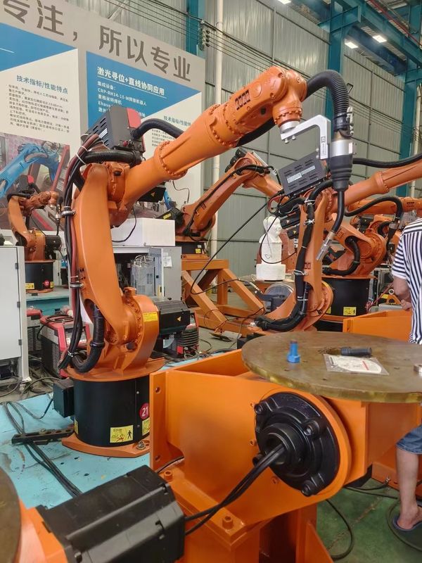 KUKA KR16L6 Máy robot tạo ra các viên nhựa lặp lại cao với độ chính xác ±0,1 mm để cải thiện năng suất