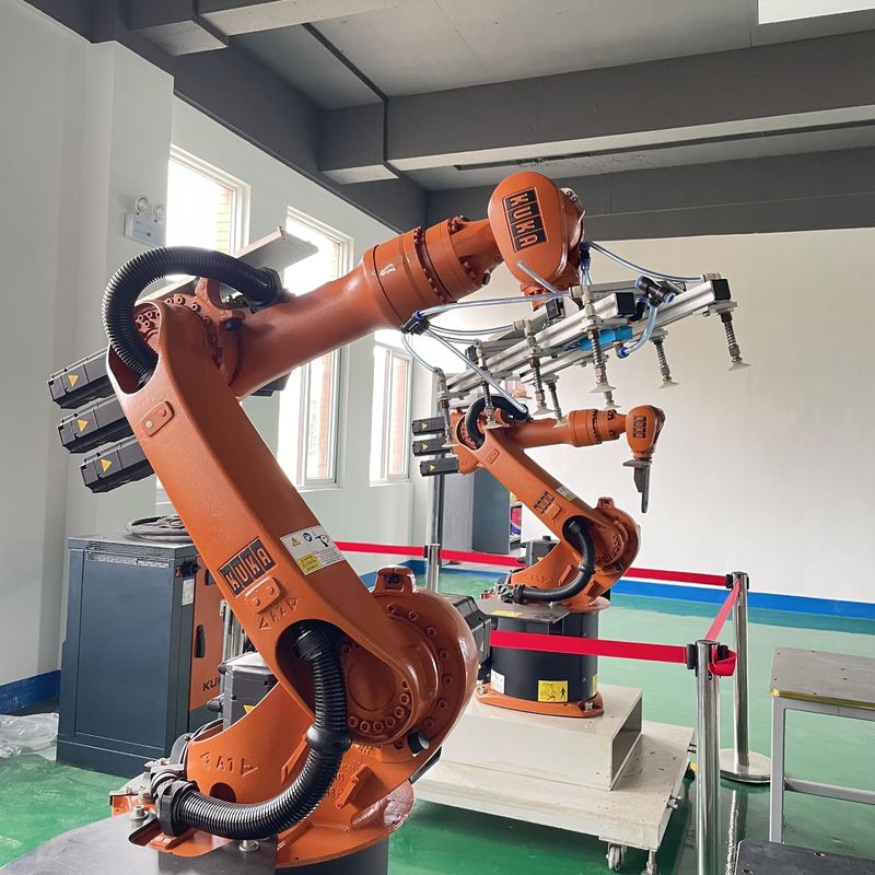 1611mm Reach Palletizing Robot Thiết bị tự động hóa được gắn trên sàn, Robot hàn Flux Core, Robot tải máy