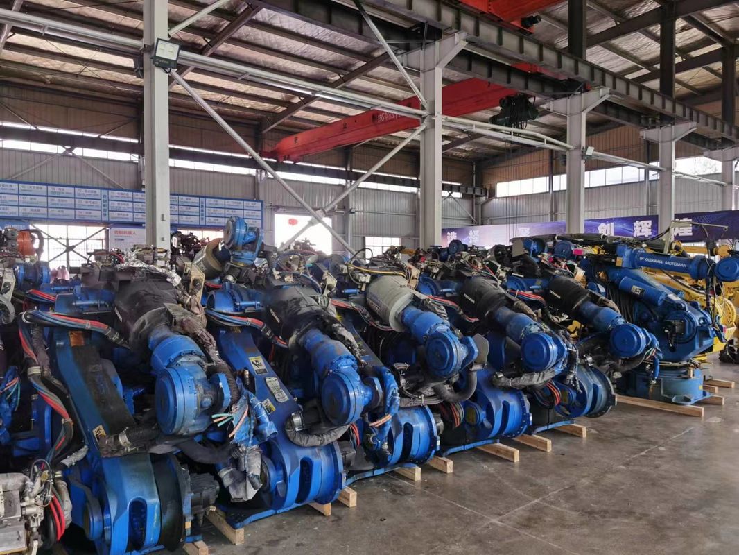 Yasakawa ES200 Robot hàn điểm cánh tay cho ô tô, hàng không vũ trụ, đường sắt, đồ nội thất kim loại, điện tử