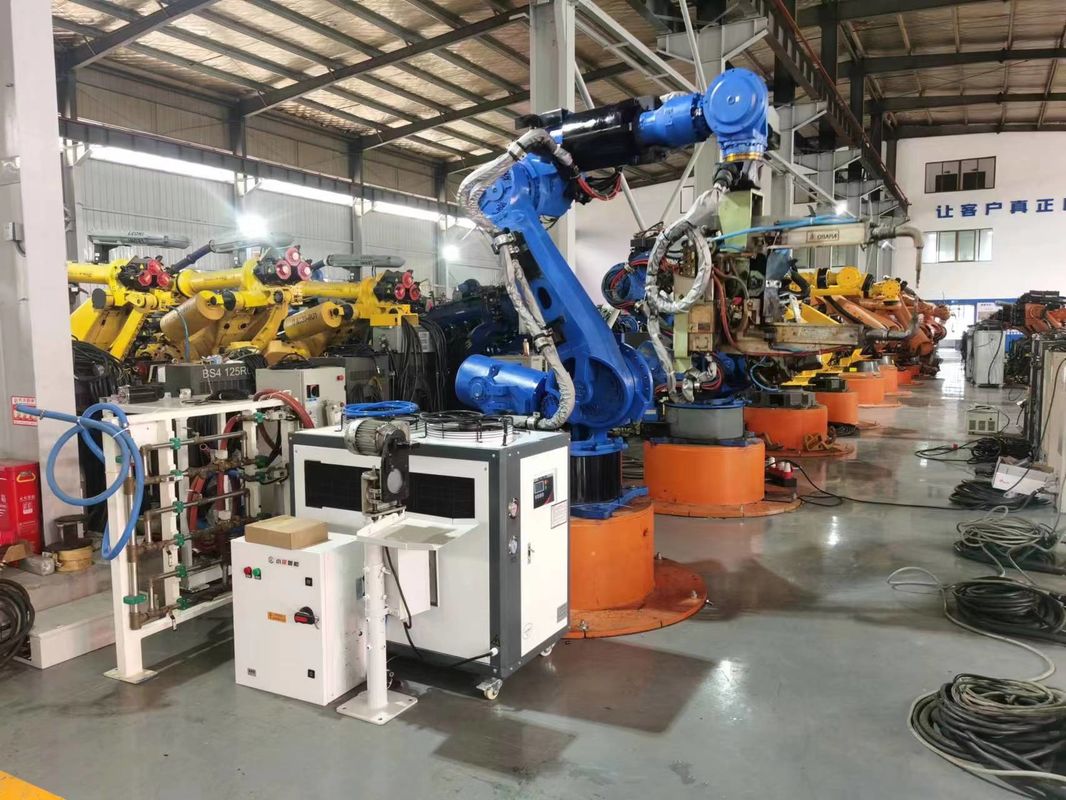 Yasakawa ES200 Robot hàn điểm cánh tay cho ô tô, hàng không vũ trụ, đường sắt, đồ nội thất kim loại, điện tử