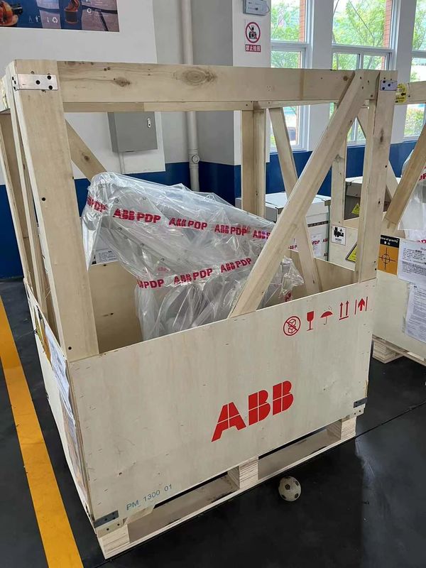 NEW ABB IRB 2600 M2004 20/12 -1.65/1.85 20kg hàn cung, máy nén, tải và dỡ các bộ phận, gia công