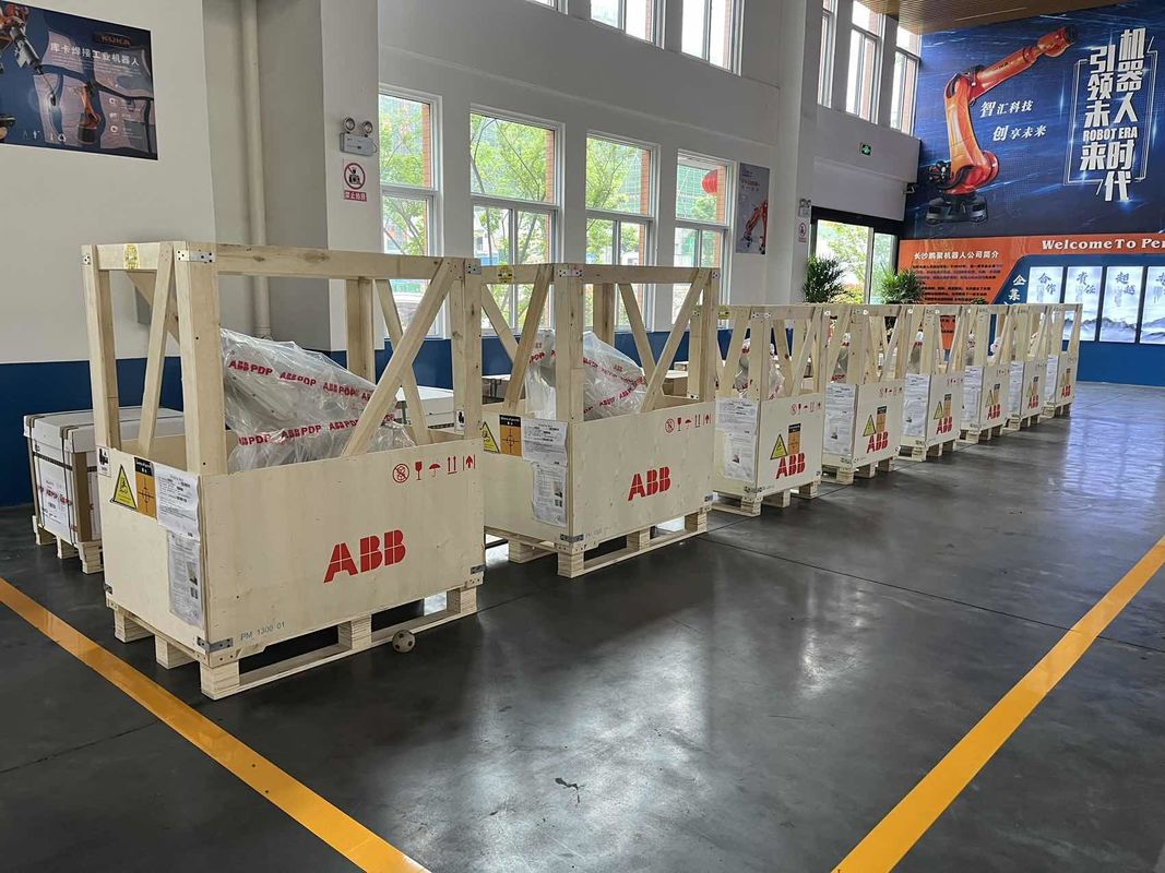 NEW ABB IRB 2600 M2004 20/12 -1.65/1.85 20kg hàn cung, máy nén, tải và dỡ các bộ phận, gia công