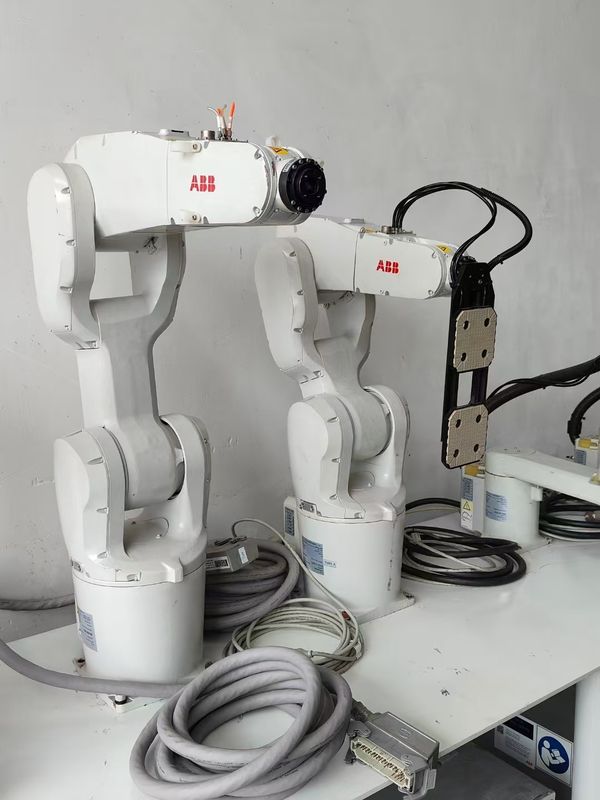 ABB IRB 1200 (5/0.9) Robot xử lý bộ phận, đánh bóng, đo lường, lắp ráp bộ phận