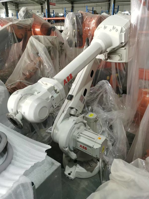 Sử dụng ABB Robot 6 trục Robotic Arm IRB 4600-40/2.55 Với tầm với 2550mm Và 40kg Capacity Capacity For Welding Assembly Cutting Dispensing And Machine Tending