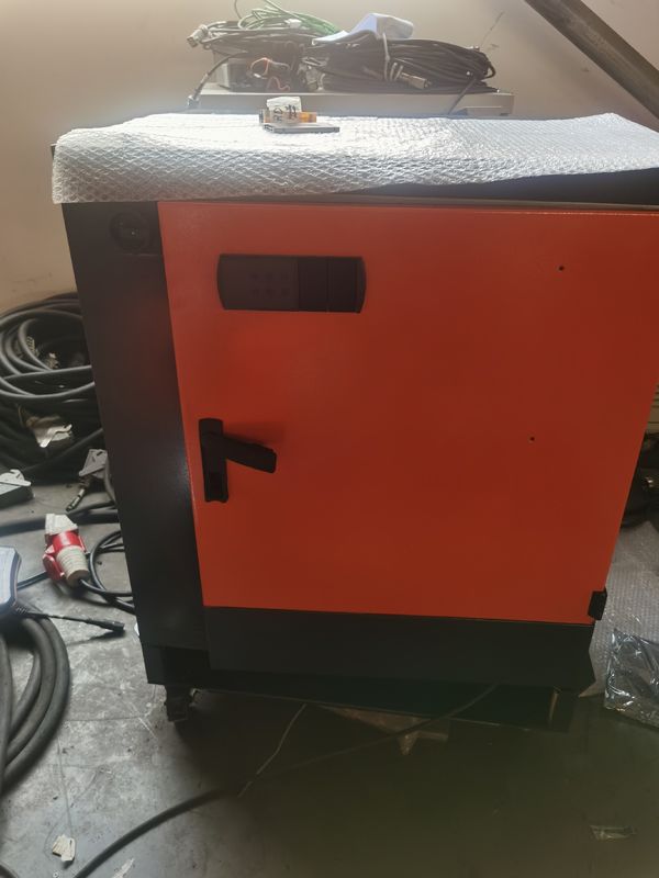 Phần mềm Kuka được sử dụng KUKA KR240 R2900 Ultra Robots IP 65 An toàn ± 0,1 mm Lặp lại và nhiều hơn nữa Đối với tiêu chuẩn cao 240kg Trách nhiệm 2900mm Reach
