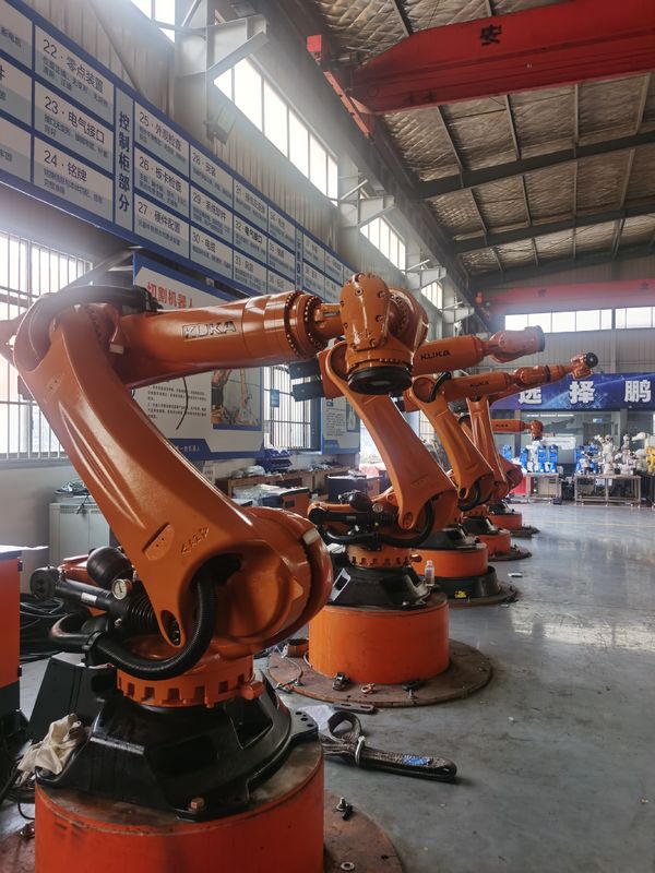 Phần mềm Kuka được sử dụng KUKA KR240 R2900 Ultra Robots IP 65 An toàn ± 0,1 mm Lặp lại và nhiều hơn nữa Đối với tiêu chuẩn cao 240kg Trách nhiệm 2900mm Reach