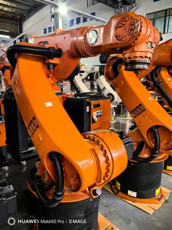 KRC4 Controller bao gồm Robot KUKA đã qua sử dụng KR60-3 60kg Trách nhiệm 2033mm Reach for Loading Handling Cắt và lắp ráp