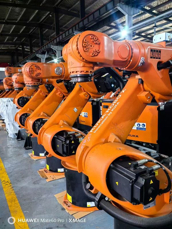 KRC4 Controller bao gồm Robot KUKA đã qua sử dụng KR60-3 60kg Trách nhiệm 2033mm Reach for Loading Handling Cắt và lắp ráp