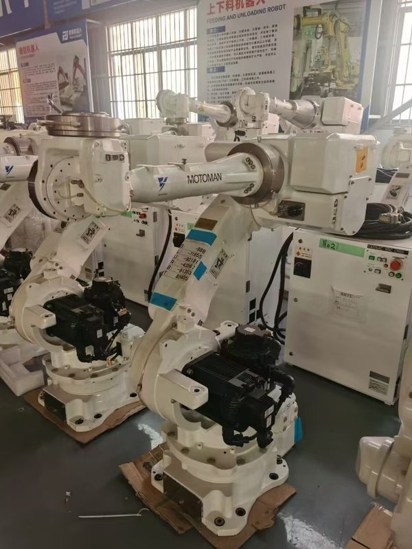 2061mm Reach CR50 XRC 50kg Payload Motoman Arc Welding Robot cho Press Tending và Loading / Unloading của các bộ phận