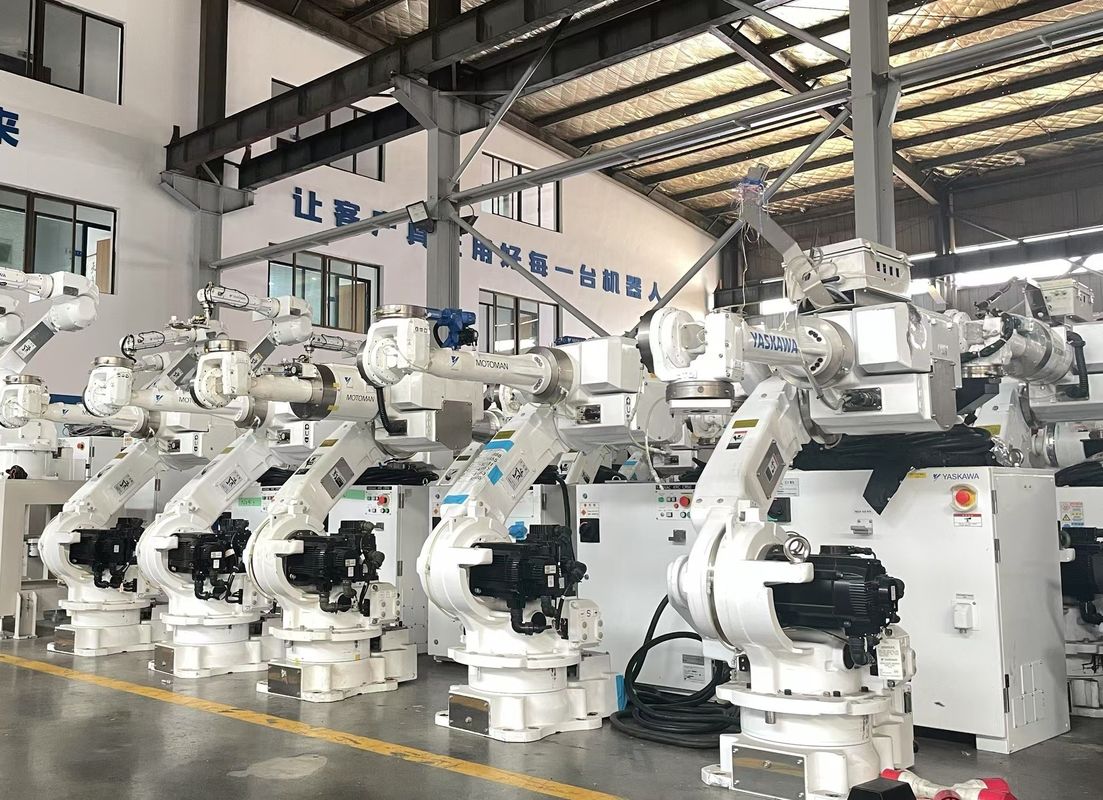 2061mm Reach CR50 XRC 50kg Payload Motoman Arc Welding Robot cho Press Tending và Loading / Unloading của các bộ phận