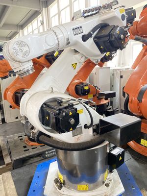 Robot xếp tấm ván sạch KUKA KR60 HA-CR